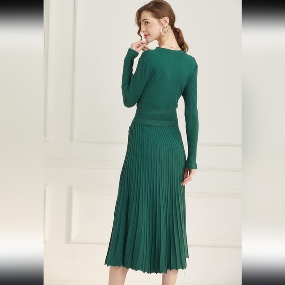 Elegant Green Wrap Dress Size Medium NWOT - Picture 3 of 8